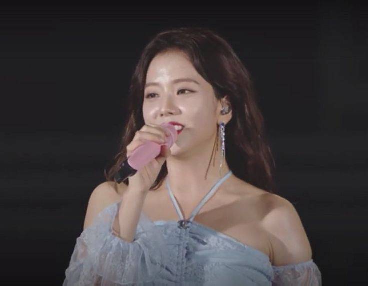 Jisoo đúng là đỉnh cao visual, mặt bóng dầu hay thiếu phấn son mà vẫn đẹp xuất sắc - Ảnh 3.