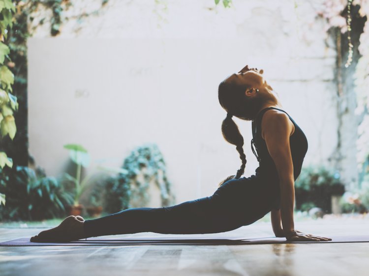 Những tác dụng với sức khỏe ít biết khi tập yoga - Ảnh 2.