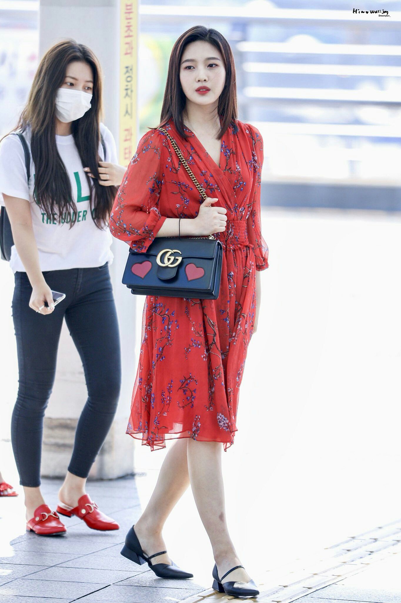 Red Velvet khi diện váy dáng dài: Joy đẹp thế mà lắm khi như &quot;bà cô&quot;, em út 1m57 xinh lấn át tất cả - Ảnh 3.