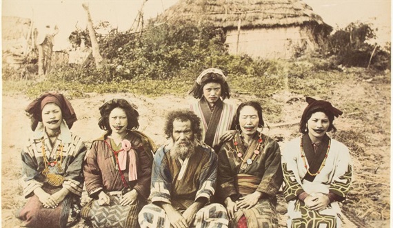 Người Ainu với nghi lễ hiến tế gấu độc nhất vô nhị  - Ảnh 1.