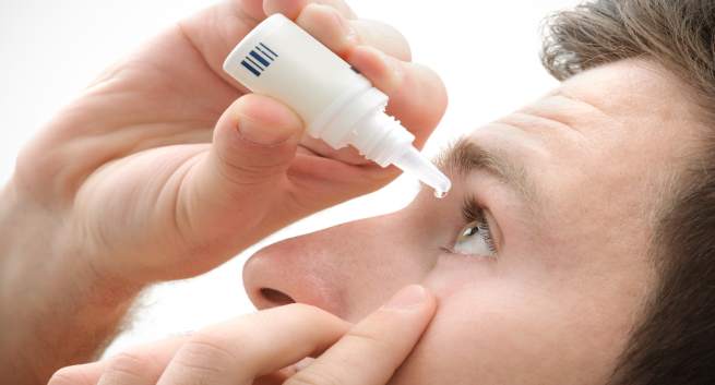 Nhỏ thuốc nhỏ mắt nhiều có tốt không? Lưu ý khi sử dụng thuốc nhỏ mắt - Ảnh 3.