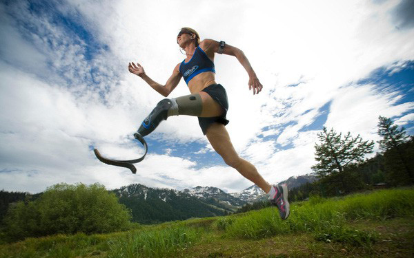 Người phụ nữ mất 1 chân lập kỷ lục thế giới chạy nhanh nhất thế giới