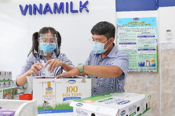Vinamilk san sẻ khó khăn mùa dịch với chương trình hỗ trợ cho người tiêu dùng, tổng giá trị lên đến gần 170 tỷ đồng - Ảnh 2.