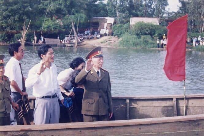 Đại tướng Võ Nguyên Giáp trong lòng Phụ nữ Quảng Bình - Ảnh 2.
