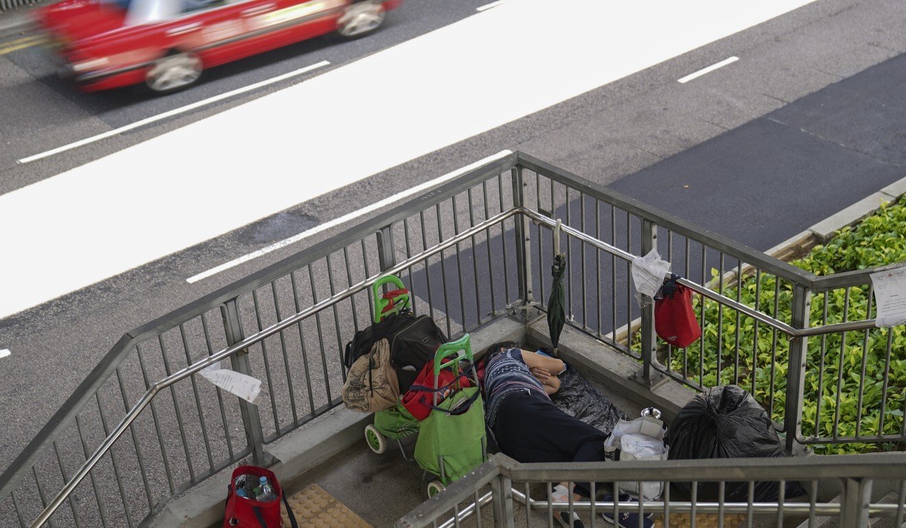 Cuộc sống lang bạt đầy rủi ro của phụ nữ vô gia cư ở Hồng Kông - Ảnh 6.