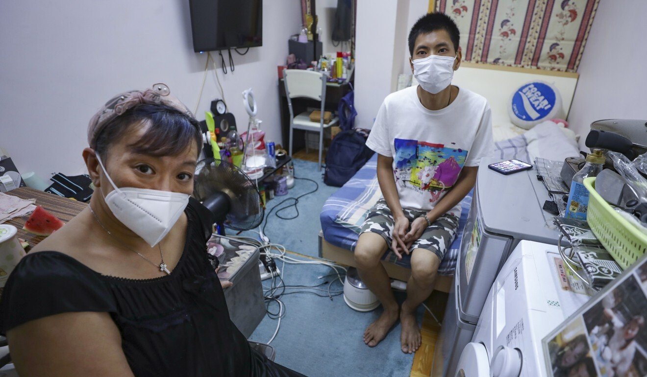 Cuộc sống lang bạt đầy rủi ro của phụ nữ vô gia cư ở Hồng Kông - Ảnh 11.