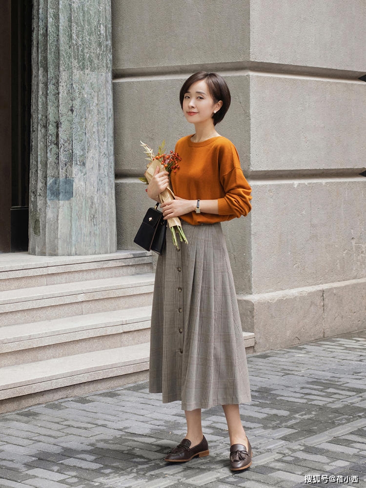 9 cách diện chân váy dài sang xịn mà hội blogger châu Á đang áp dụng nhiệt tình - Ảnh 6.