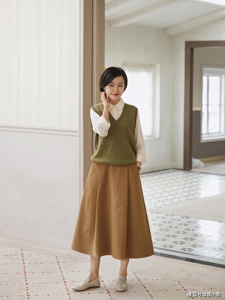 9 cách diện chân váy dài sang xịn mà hội blogger châu Á đang áp dụng nhiệt tình - Ảnh 9.