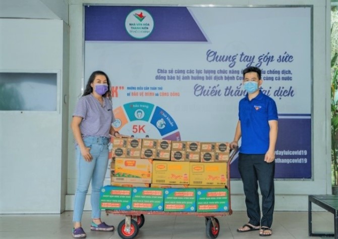 Nestlé Việt Nam hỗ trợ hơn 8.000 phần quà, tiếp sức đến tình nguyện viên - Ảnh 1.