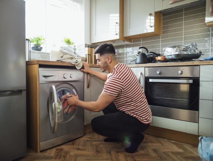 Sử dụng máy giặt thực ra phức tạp hơn bạn nghĩ rất nhiều, không biết cách là quần áo bẩn lại giảm tuổi thọ nhanh - Ảnh 6.