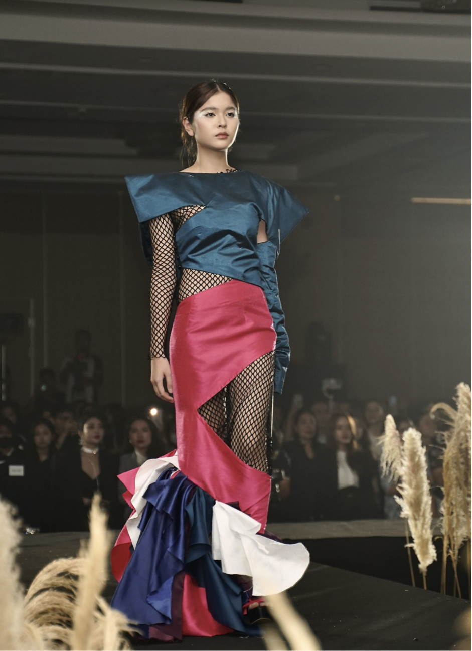 LaMode Fashion Show 2025: Hành Trình Gỡ Nút Thắt Trưởng Thành 17 LaMode Fashion Show 2025: Hành Trình Gỡ Nút Thắt Trưởng Thành