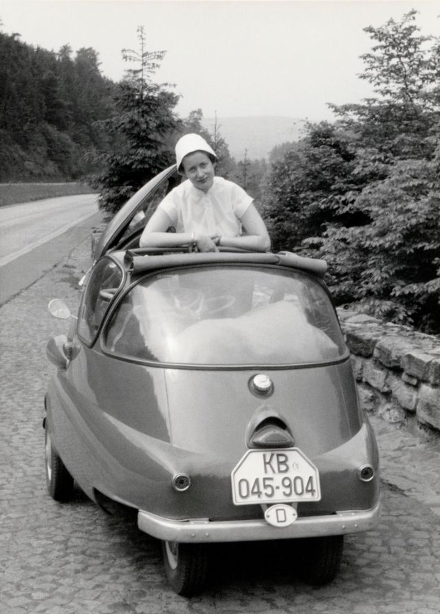 Isetta: Chiếc xe bong bóng mang tính biểu tượng của những năm 1950, được coi là chiếc xe siêu nhỏ đầu tiên trên thế giới - Ảnh 9.