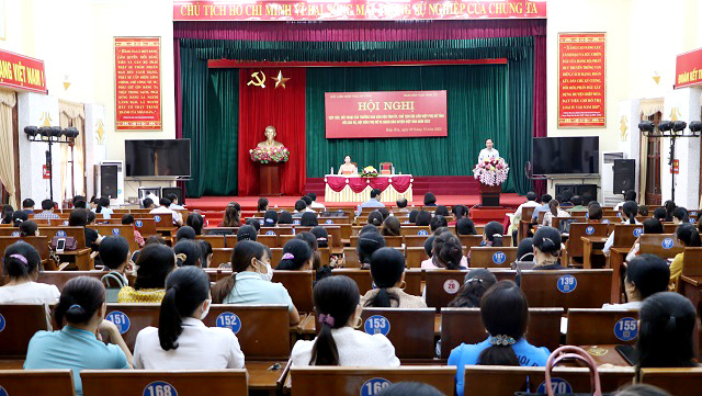 Bắc Giang tổ chức Hội nghị đối thoại với cán bộ hội viên phụ nữ huyện Hiệp Hòa - Ảnh 3.