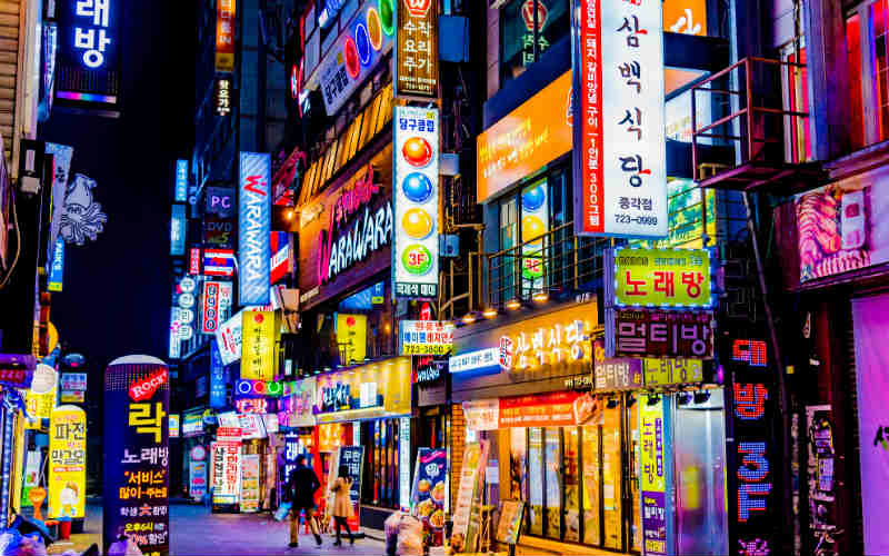 Những hình ảnh rất khác về “khu phố nhà giàu” Gangnam: Đằng sau sự hào nhoáng và hoa lệ   - Ảnh 2.