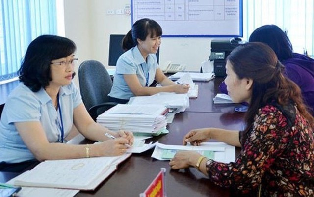 Tuổi nghỉ hưu mới với lãnh đạo, quản lý: Nam không quá 65, nữ không quá 60 - Ảnh 1.