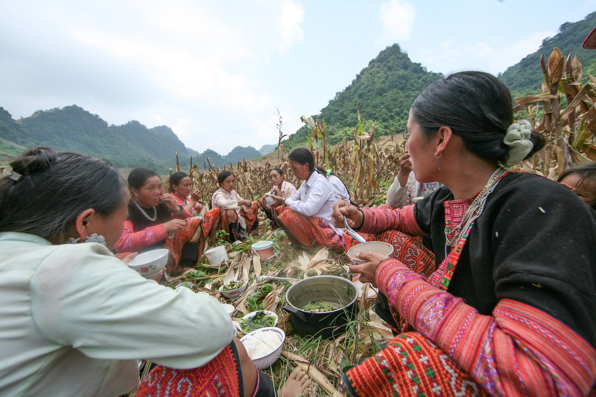 Bữa ăn trên nương - Ảnh 2.