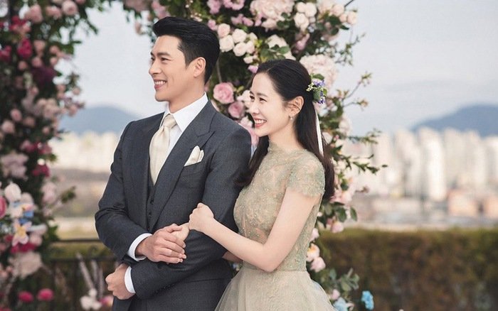 Nhìn lại loạt ảnh cưới của các cặp đôi xứ Hàn &quot;về chung một nhà&quot; trong năm 2022 - Ảnh 1.