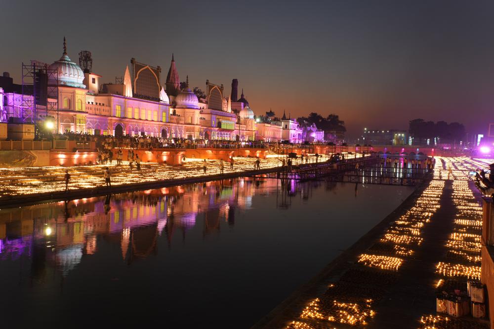 Diwali: Lễ hội ánh sáng của người Hindu trên khắp thế giới - Ảnh 1.