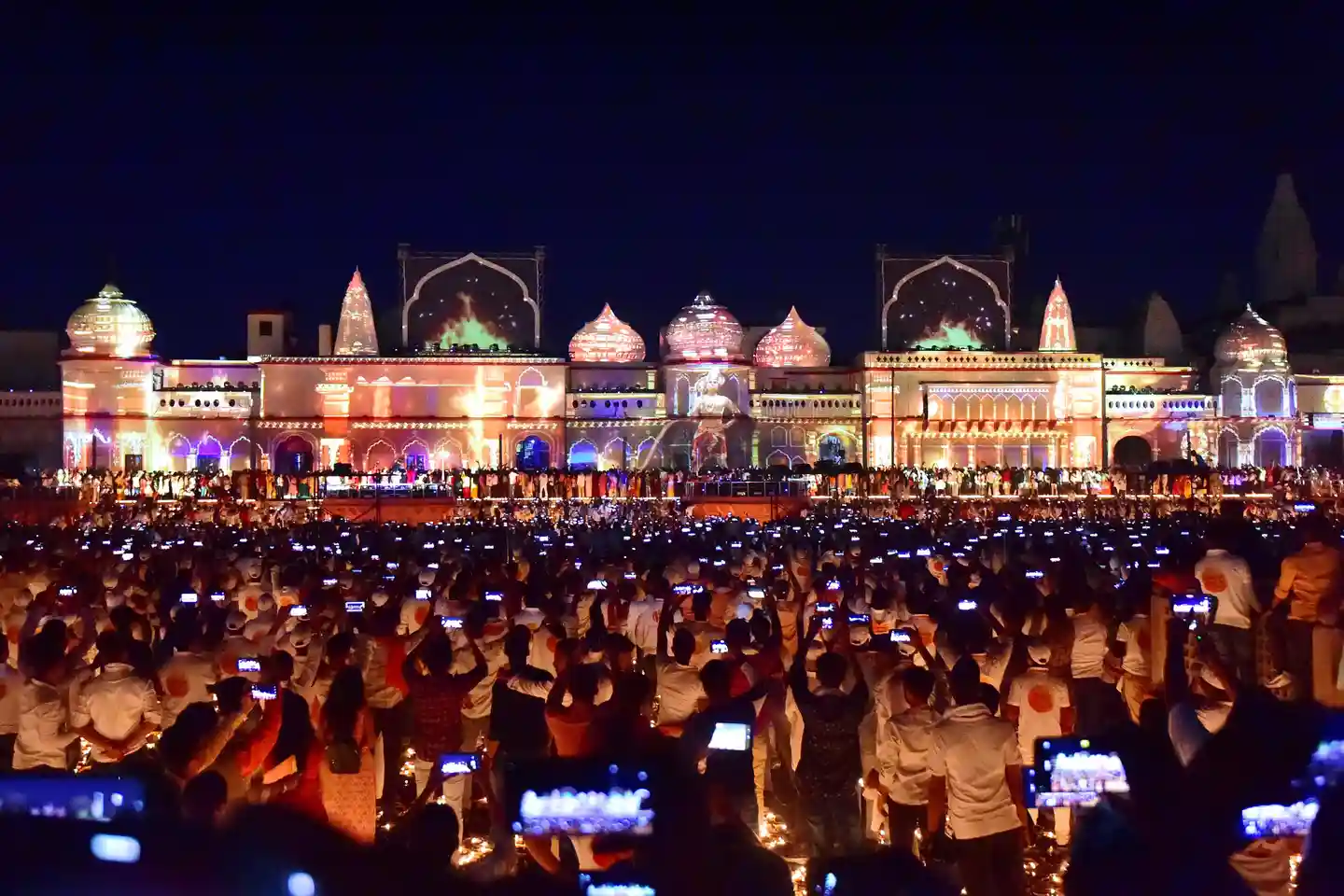 Diwali: Lễ hội ánh sáng của người Hindu trên khắp thế giới - Ảnh 4.