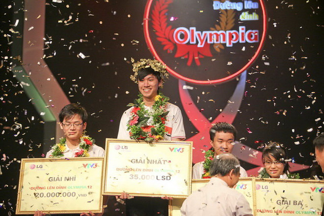 Điểm lại loạt trận chung kết Olympia gặp lỗi sai ngay trên sóng truyền hình, gây tranh cãi ở vị trí Quán quân - Ảnh 3.