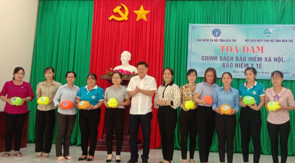Cách móc tiền trong heo đất không cần đập nhip nhanh nhất 2023  Ngân hàng  24h