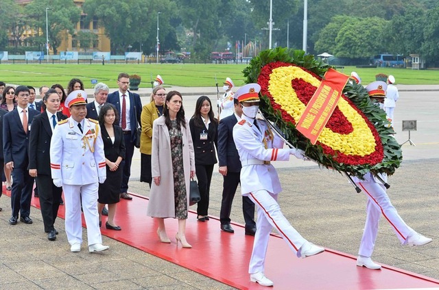 Thủ tướng Phạm Minh Chính chủ trì lễ đón chính thức Thủ tướng New Zealand - Ảnh 1.