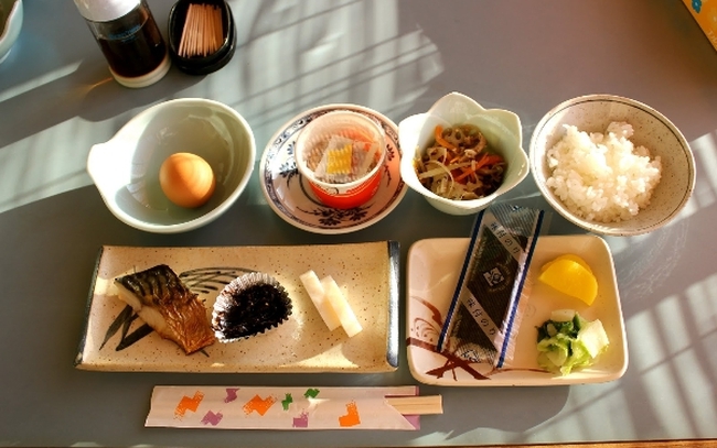 Ăn cá 5 bữa/tuần, tại sao người Nhật không ăn cá sông mà chỉ thích cá biển? - Ảnh 2.