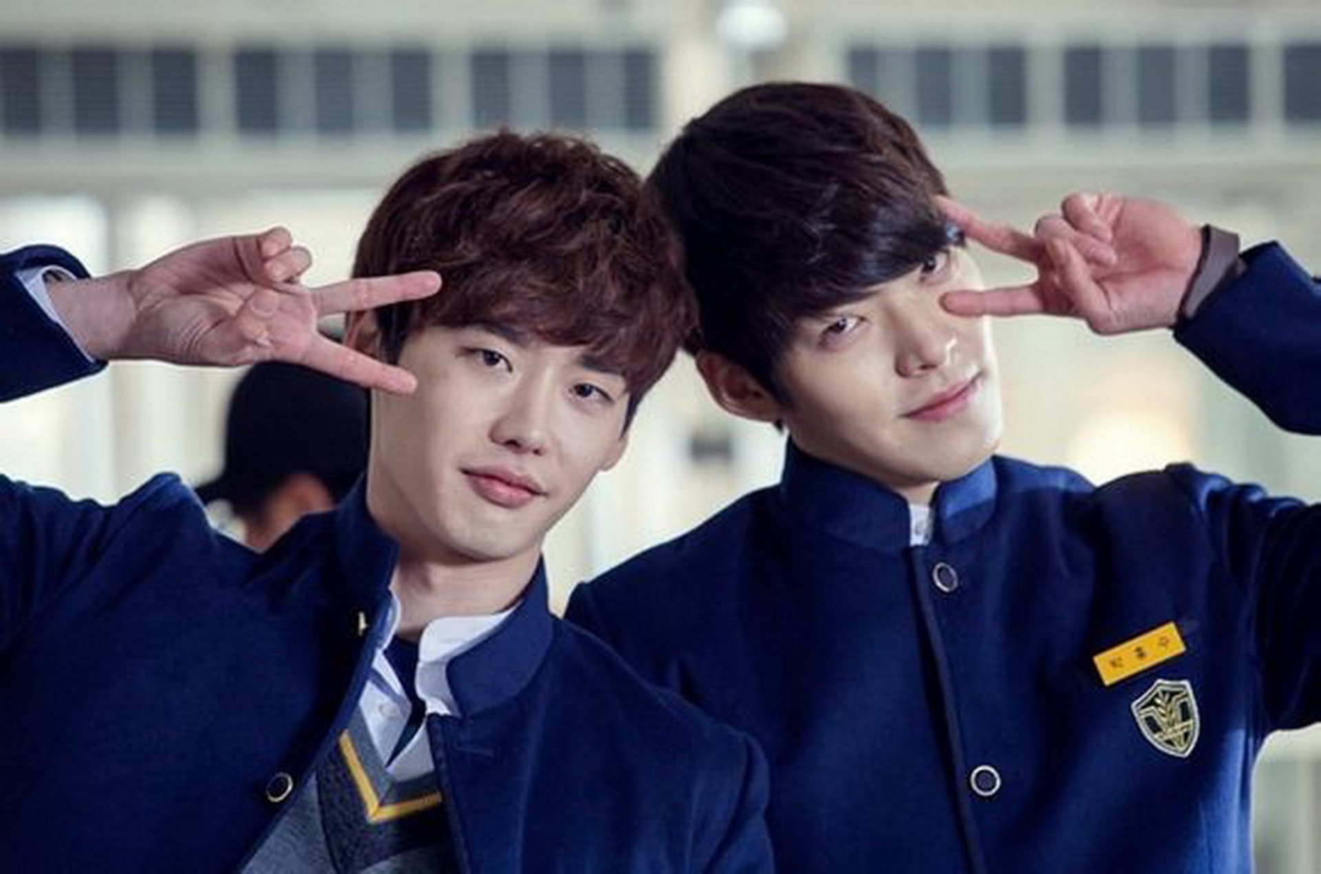 Khung hình dậy sóng mạng xã hội: Đôi bạn thân Lee Jong Suk và Kim Woo Bin hội ngộ khiến 3,6 triệu người phát sốt! - Ảnh 4.