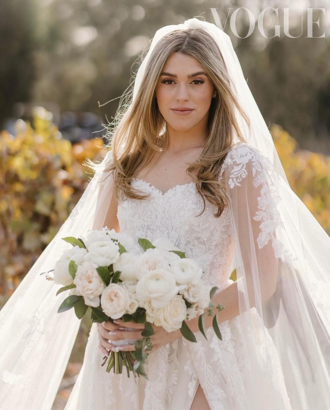 Đám cưới Taylor Lautner gây sốt: Cô dâu cùng tên đẹp không kém minh tinh, người sói bế bổng hôn vợ say đắm - Ảnh 5.