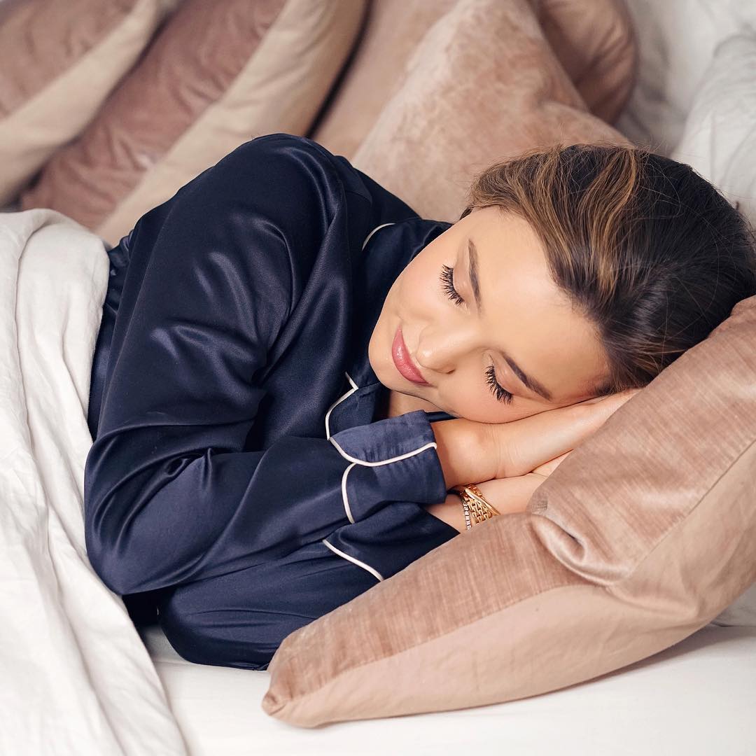 7 thói quen khi ngủ giúp giảm cân hiệu quả, đánh bay mỡ thừa - Ảnh 2.