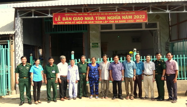 An Giang: Hỗ trợ nhà ở cho hộ nghèo, cận nghèo huyện Tri Tôn - Ảnh 1.