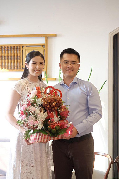 11 năm yêu của Hoa hậu Ngọc Hân cùng vị hôn phu và bức ảnh hiếm ở lễ dạm ngõ  - Ảnh 7.