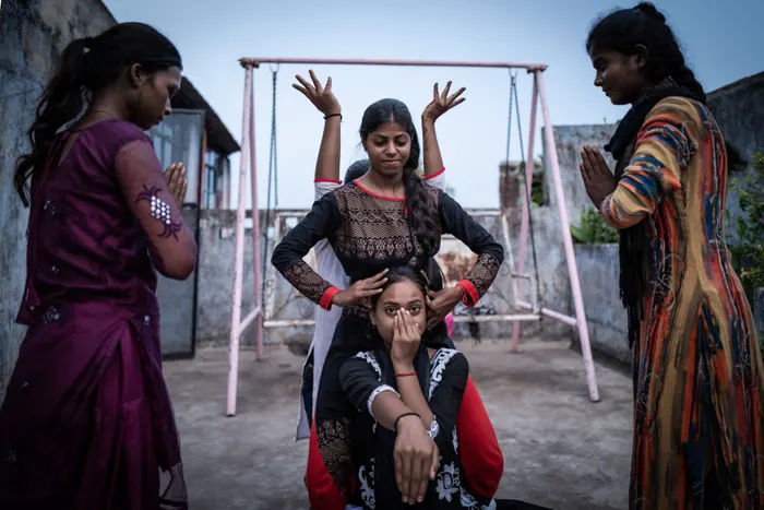 Ấn Độ: Những bé gái lớn lên quanh mỏ than - Ảnh 9.
