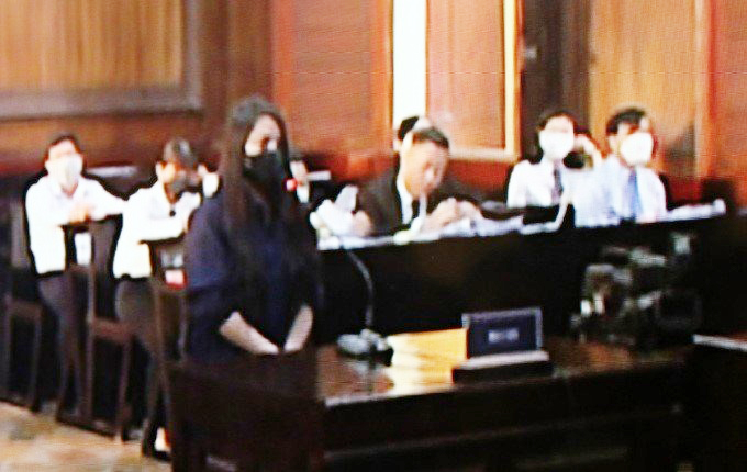 &quot;Dì ghẻ&quot; Nguyễn Võ Quỳnh Trang lại khóc nức nở tại tòa - Ảnh 1.