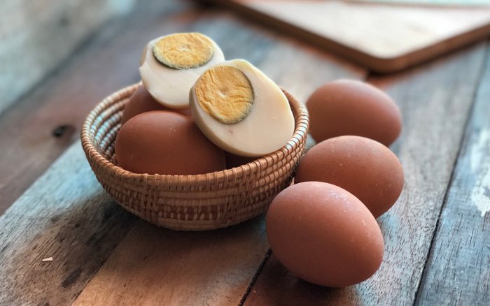 Thói quen thường gặp khi bảo quản trứng gây hại cho gan nhưng nhiều người vẫn mắc phải  - Ảnh 2.