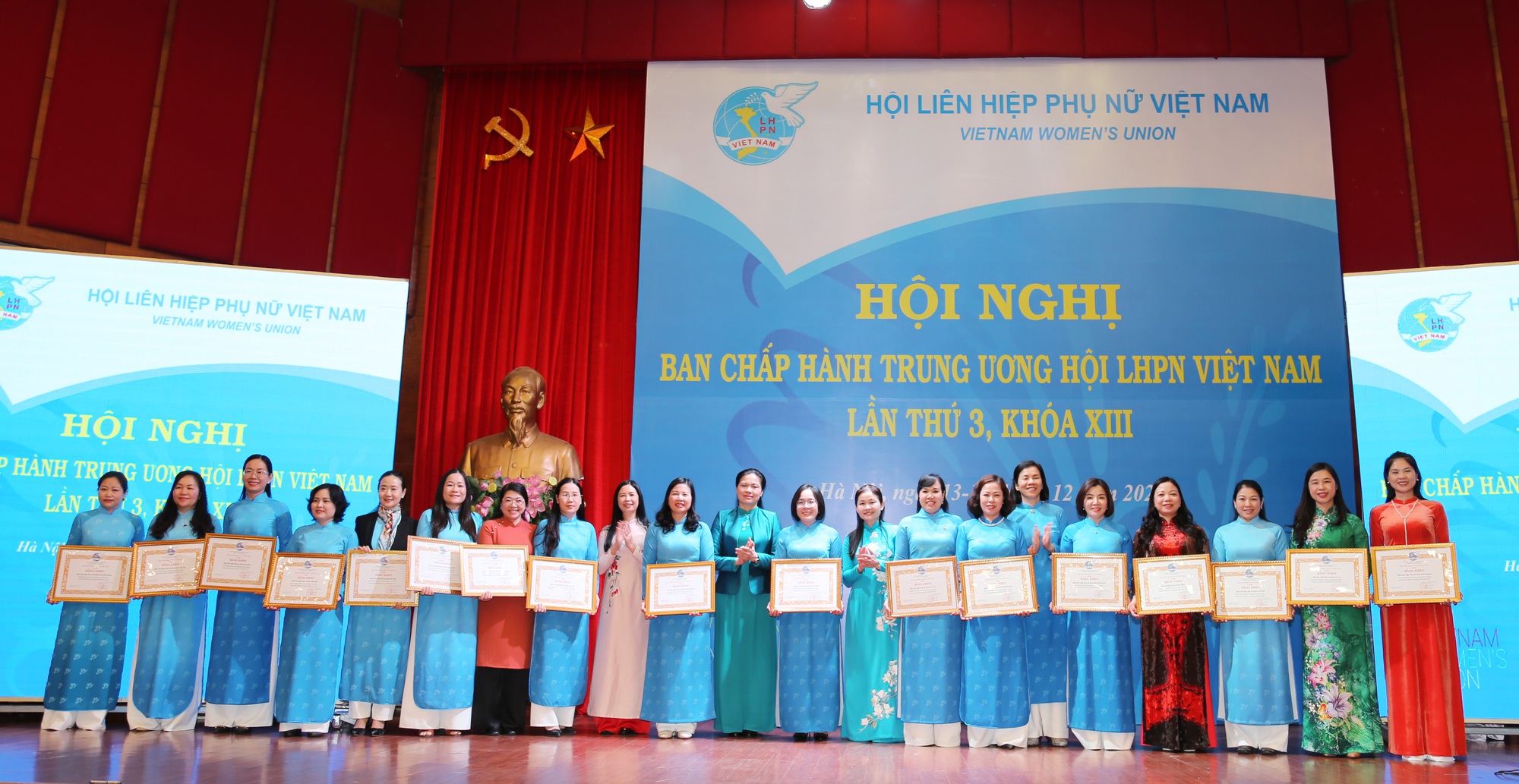 https://phunuvietnam.mediacdn.vn/179072216278405120/2022/12/14/11-cum-16709915754321476268850.jpg