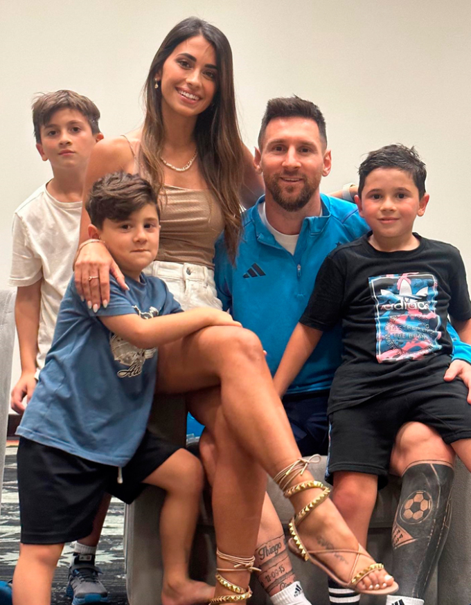 Cô tiểu thư giàu có khiến Messi mê đắm từ năm 9 tuổi và cuộc hôn nhân viên mãn - Ảnh 5.