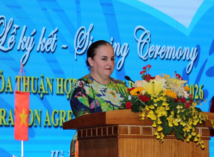 Bà Elisa Fernandez Saenz, Trưởng Đại diện UN Women tại Việt Nam phát biểu tại lễ ký kết