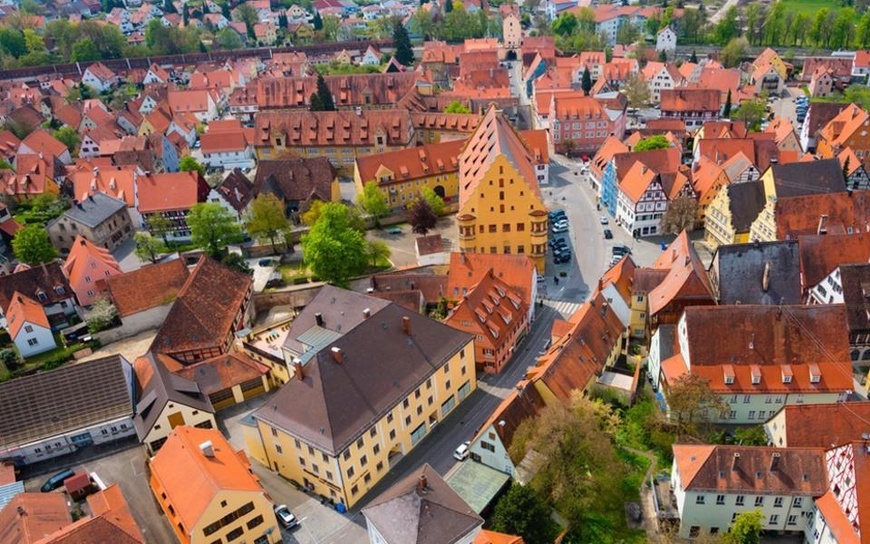 Thị trấn ở Đức dùng hơn 72.000 tấn kim cương để xây nhà