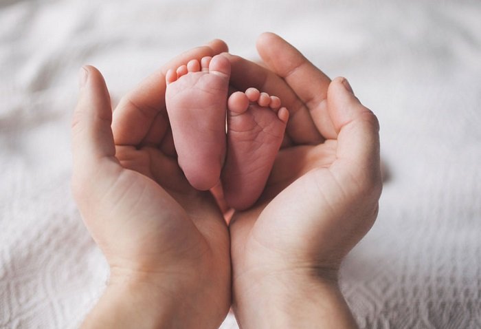 Nguyên nhân và cách cải thiện khi trẻ sơ sinh bị lạnh tay chân - Ảnh 1.