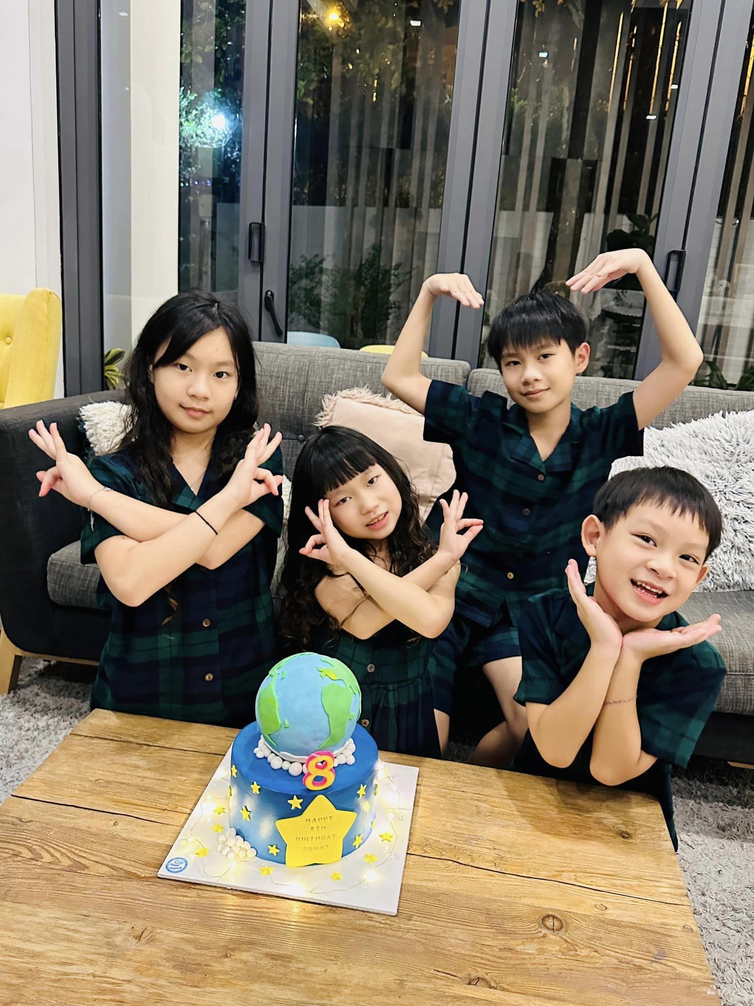 Ever swayed social media for a long time, how is the trio of young families Cam Xoai Dau now? Netizen Vietnamese Entertainment