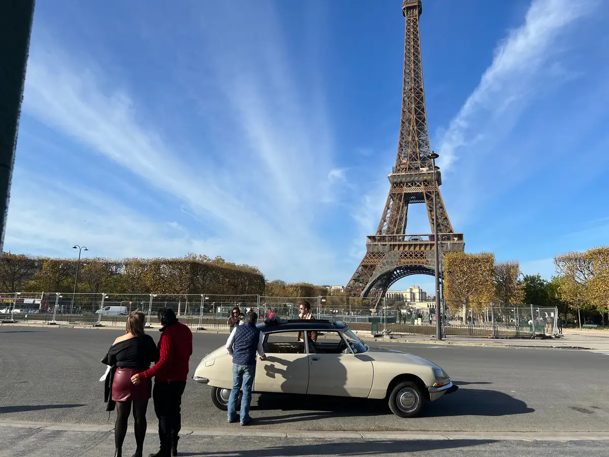 Cứ mãi mong được đến Paris xem tháp Eiffel, cô gái 'ngớ người' vì vỡ mộng, đúng là không bao giờ nên tin ảnh sống ảo - Ảnh 11.