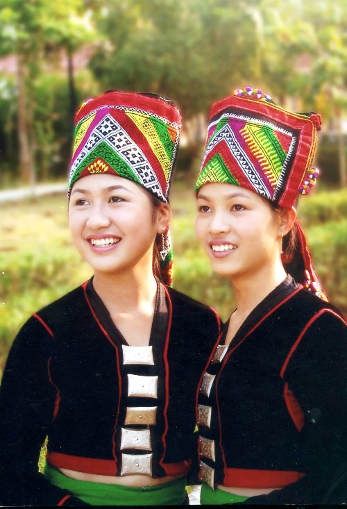 Bảo tồn, phát huy trang phục truyền thống dân tộc Khơ Mú  - Ảnh 1.