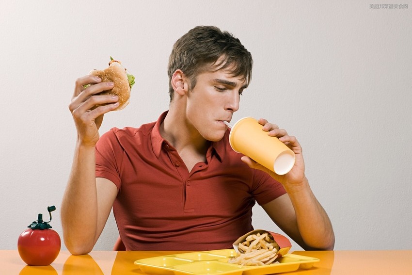 4 thói quen ăn uống gây hại sức khỏe người trẻ hay mắc, bạn nên từ bỏ càng sớm càng tốt - Ảnh 2.