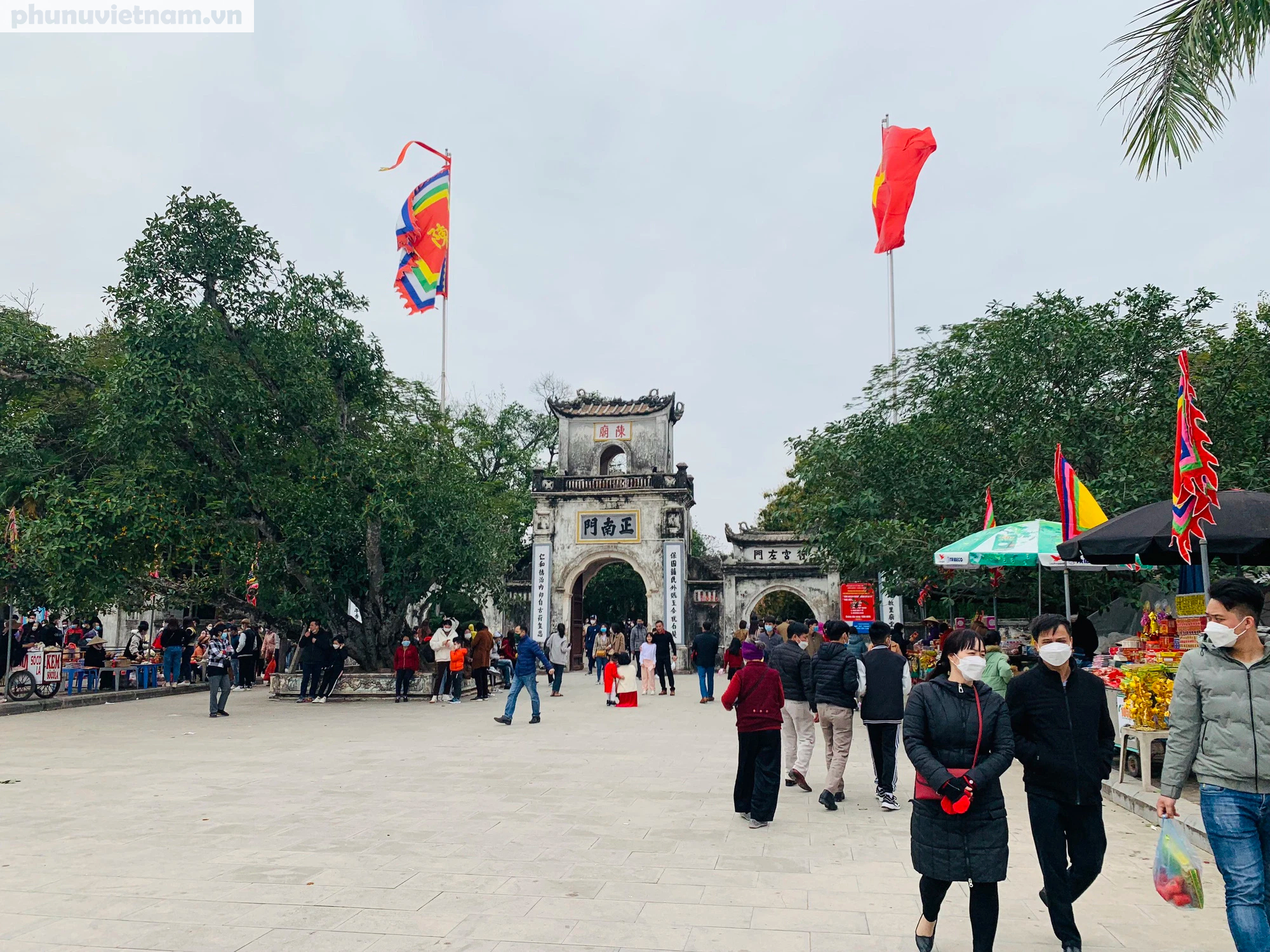 Đền Trần Nam Định những ngày đầu năm - Ảnh 12. Đền Trần Nam Định những ngày đầu năm - Ảnh 12.