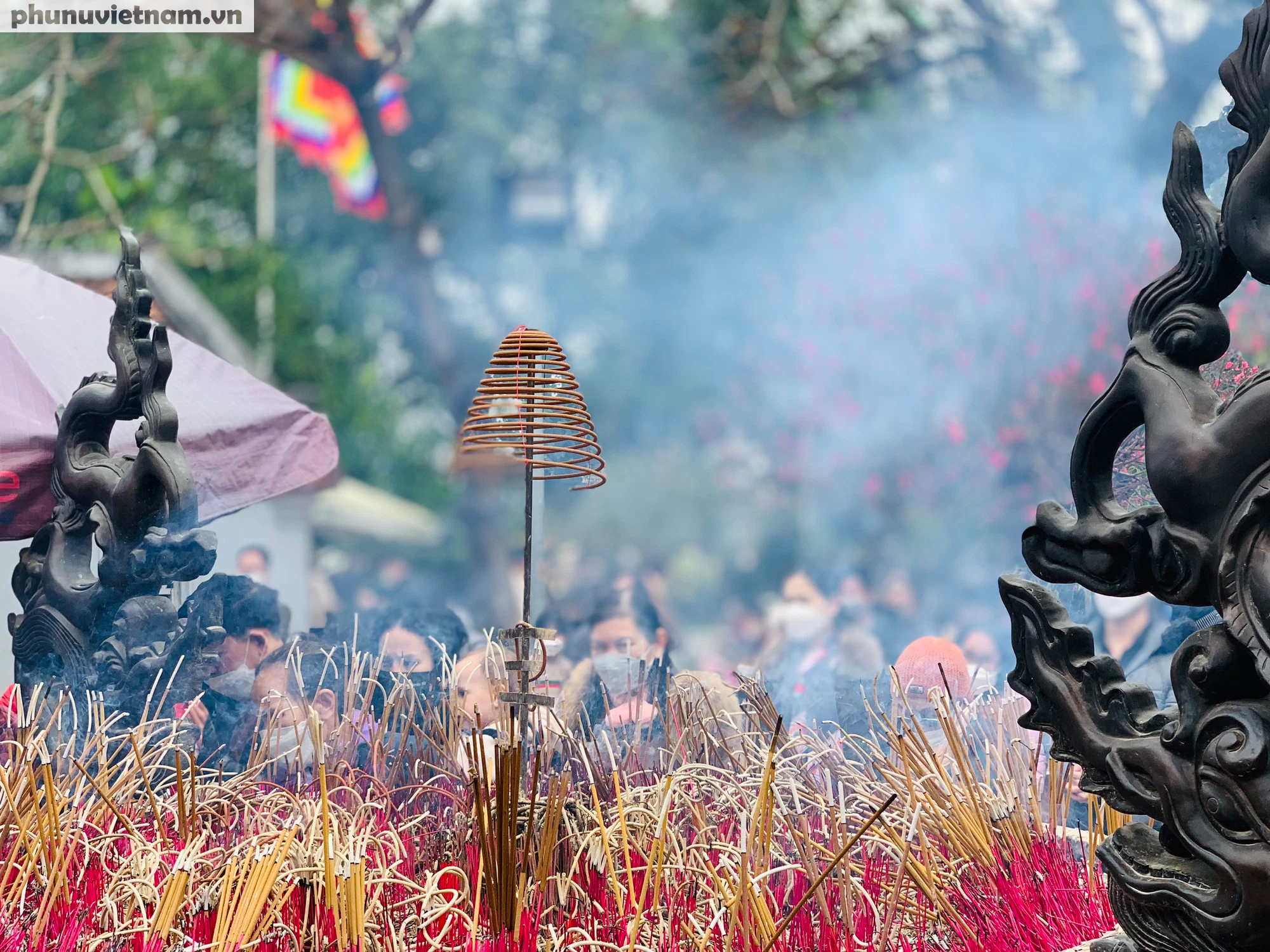 Đền Trần Nam Định những ngày đầu năm - Ảnh 4. Đền Trần Nam Định những ngày đầu năm - Ảnh 4.