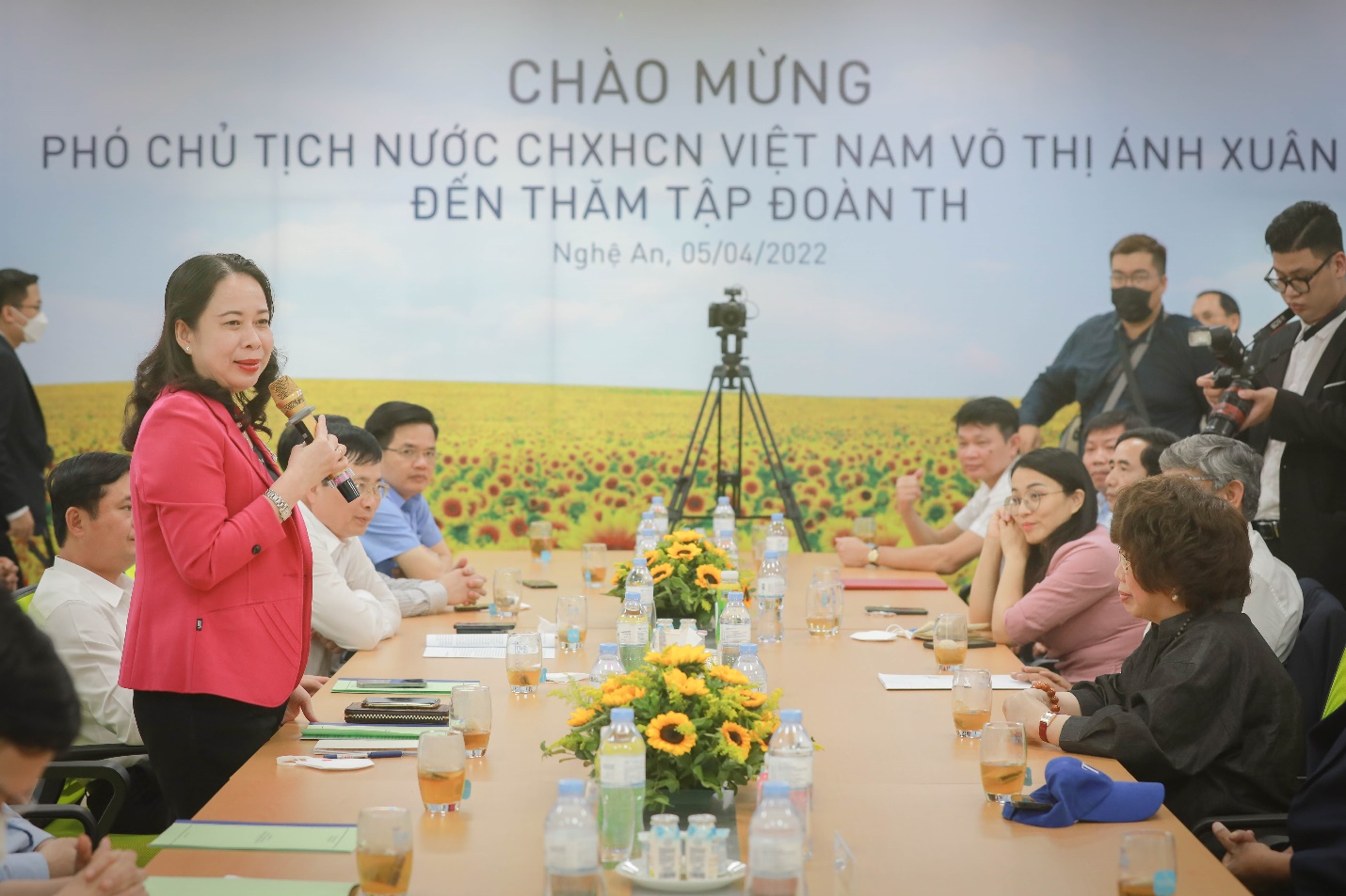 Phó Chủ tịch nước Võ Thị Ánh Xuân: 4 điều ấn tượng về sự phát triển của TH - Ảnh 1.