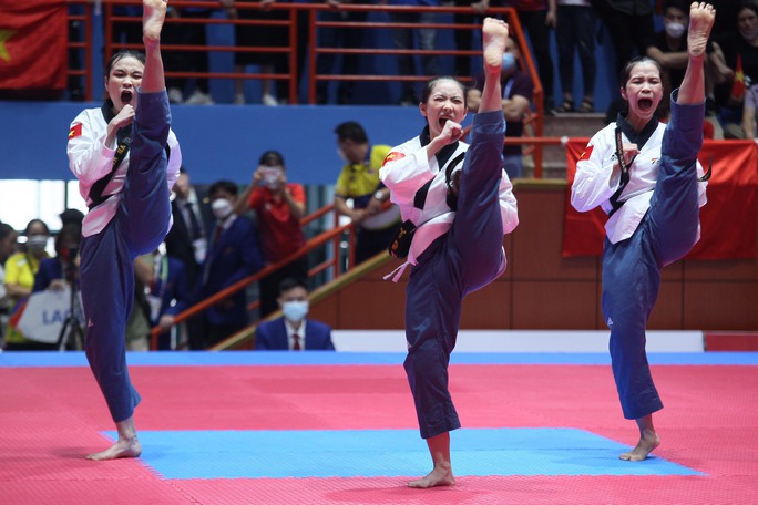 quyen nu 16526959526341840063223 - SEA Games 31: Tuyển thủ nữ góp công lớn cho Taekwondo Việt Nam trong ngày khởi tranh