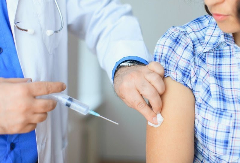 Chỉ cần tiêm một mũi HPV là đủ phòng tránh ung thư cổ tử cung? - Ảnh 1.