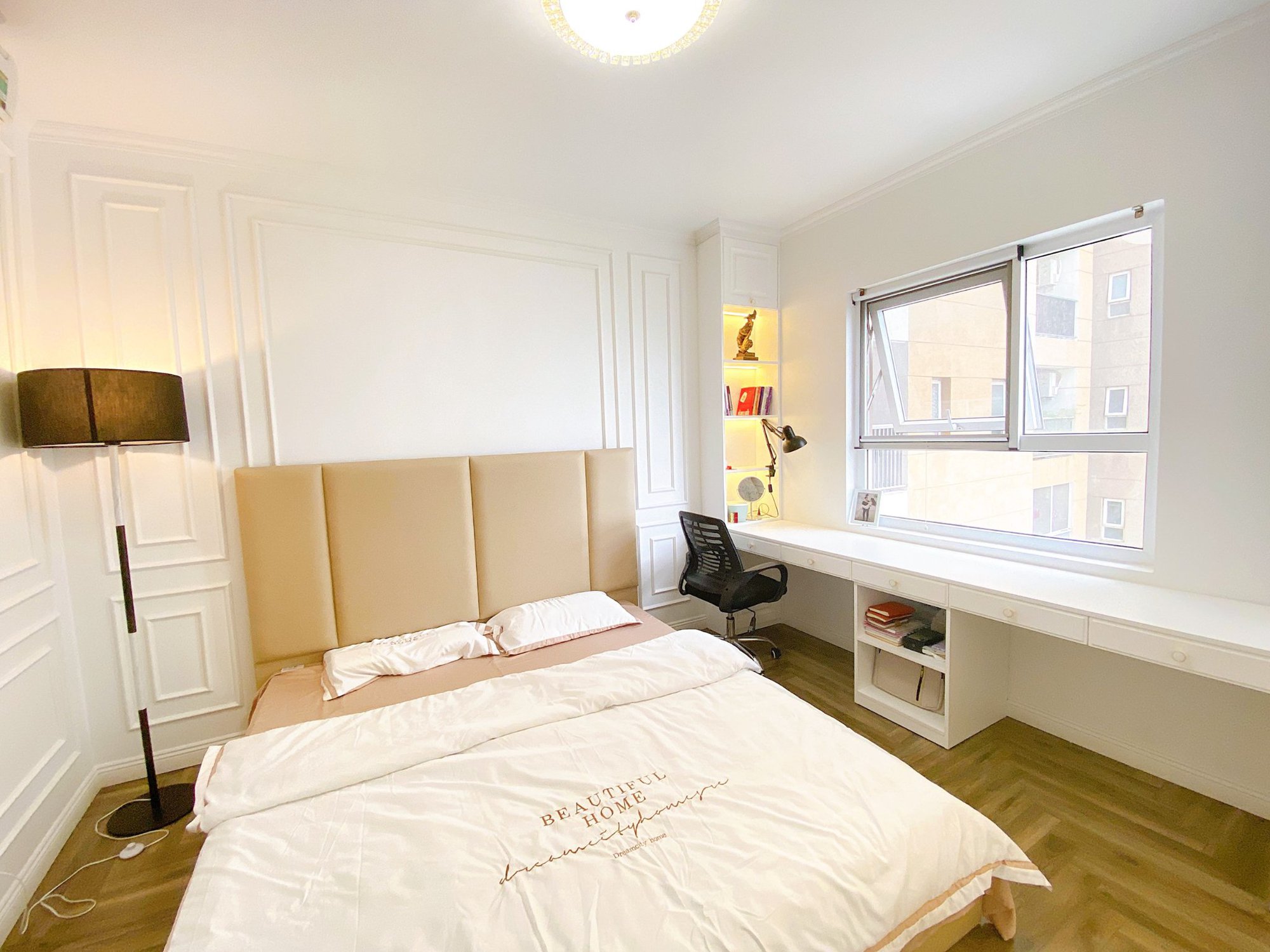 Cặp vợ chồng trẻ Hà Nội thay đổi căn hộ 85m² thành tổ ấm mới rộng thoáng theo gam màu trắng  - Ảnh 9.